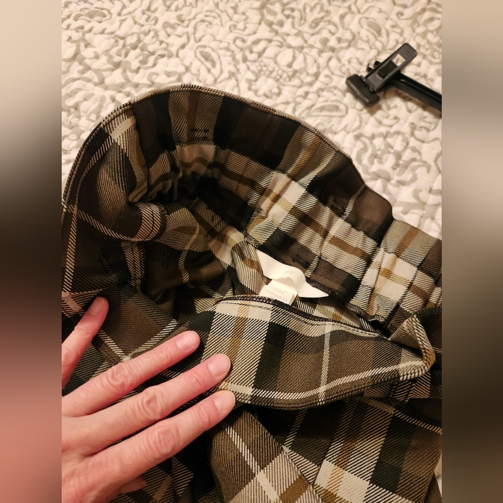 H&M Plaid Skirt - Picture 4 of 5